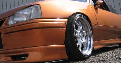 Car with valuable alloy wheels